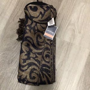 Brand new had tags scarf